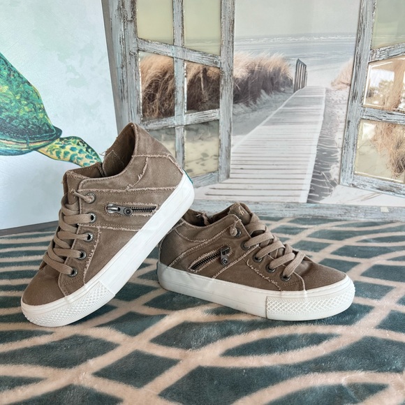 melondrop wedge sneaker